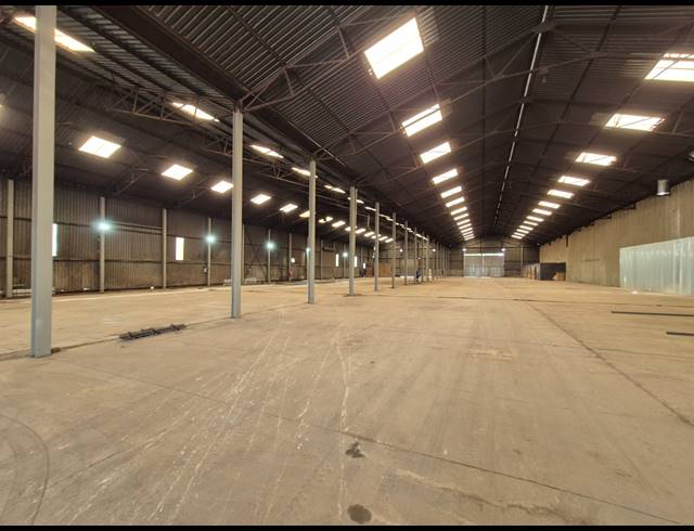 3,200M² WAREHOUSE TO LET IN GERMISTON SOUTH